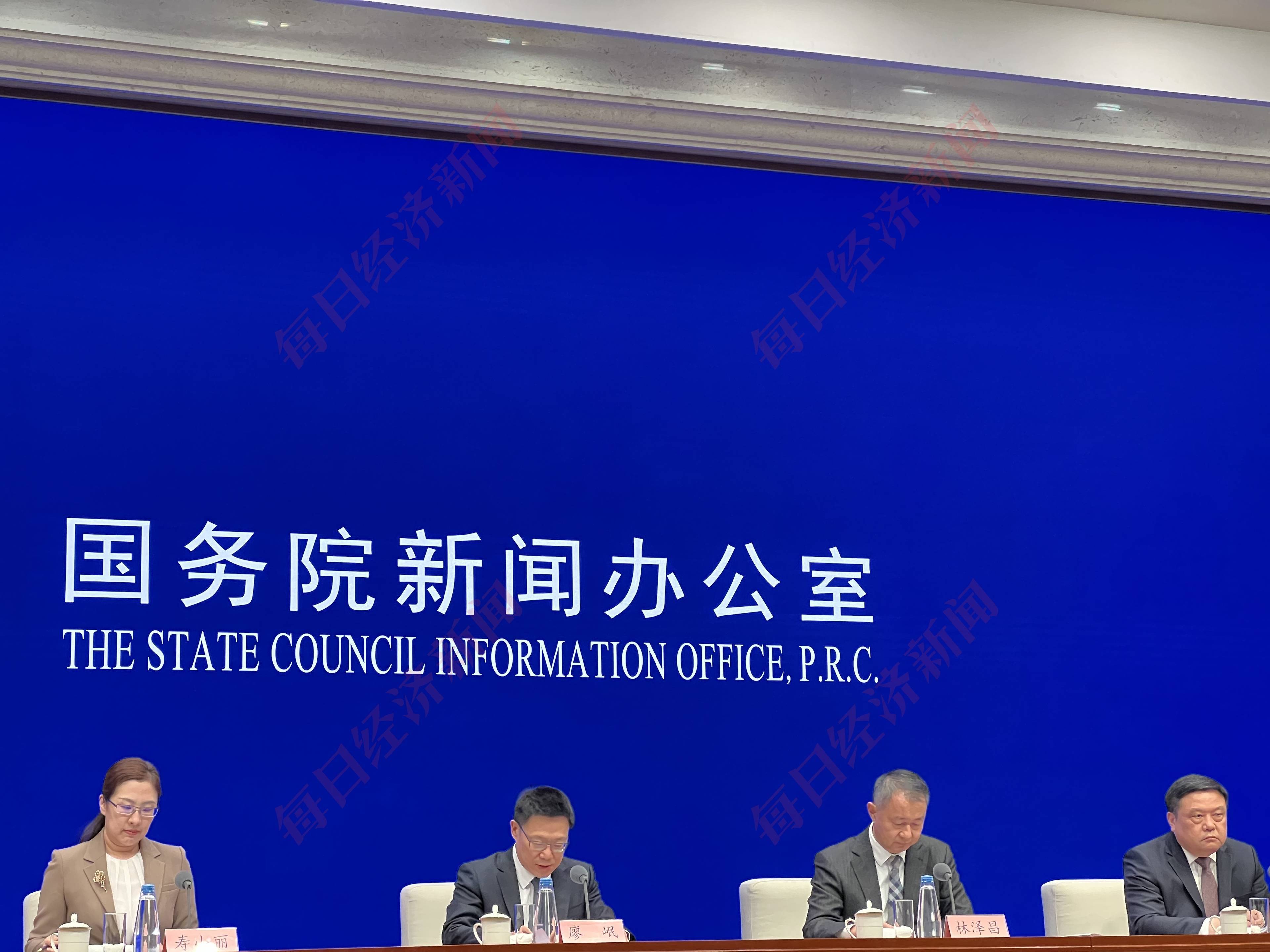 财政部:1-4月全国发行新增地方政府债券14927亿元