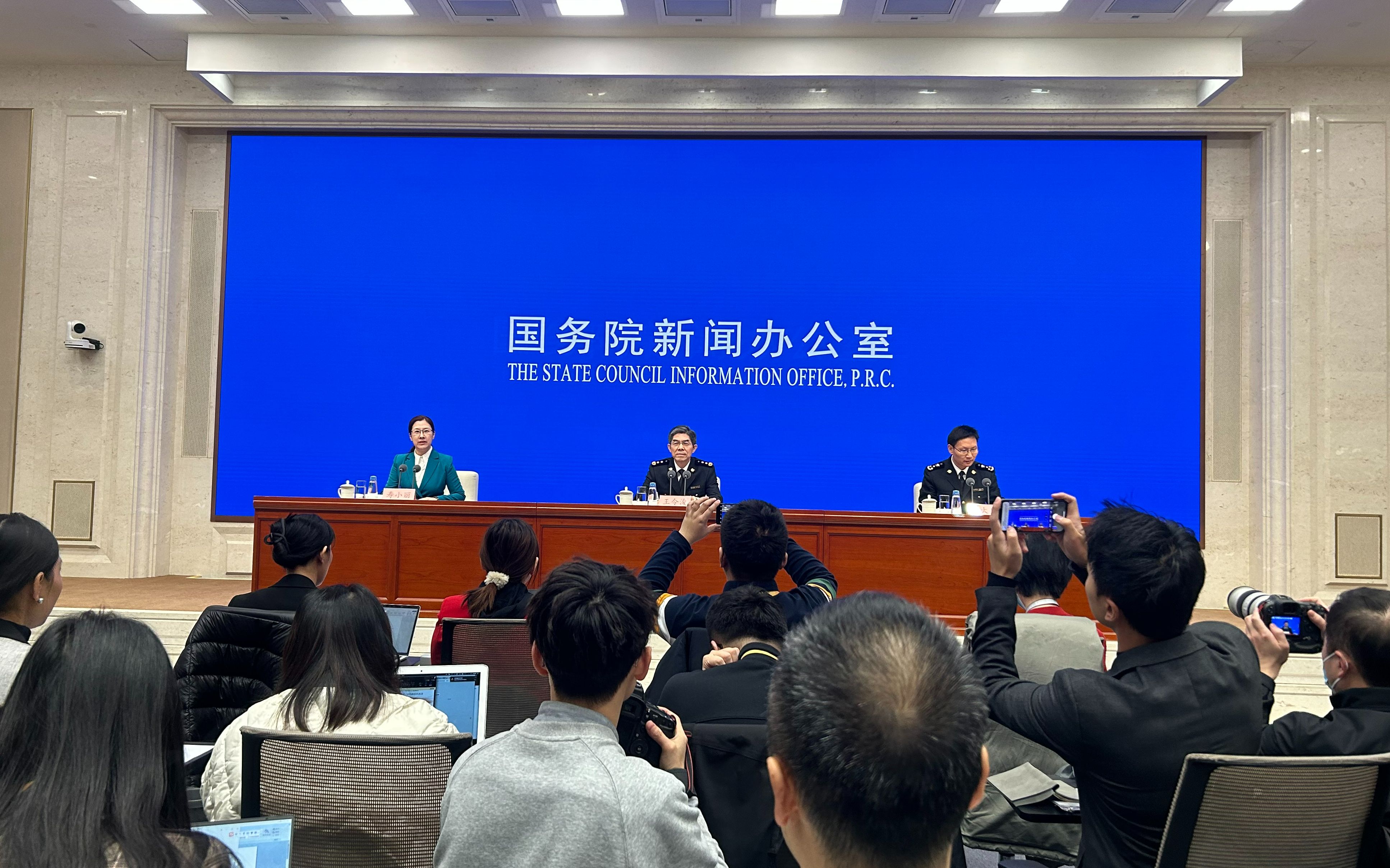 海关总署副署长王令浚与非洲多国对口合作部门签署农食产品输华准入议定书